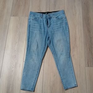 NY&C Curvy Sculpting Skinny Jeans Size 16 Light Wash – Stretch Denim